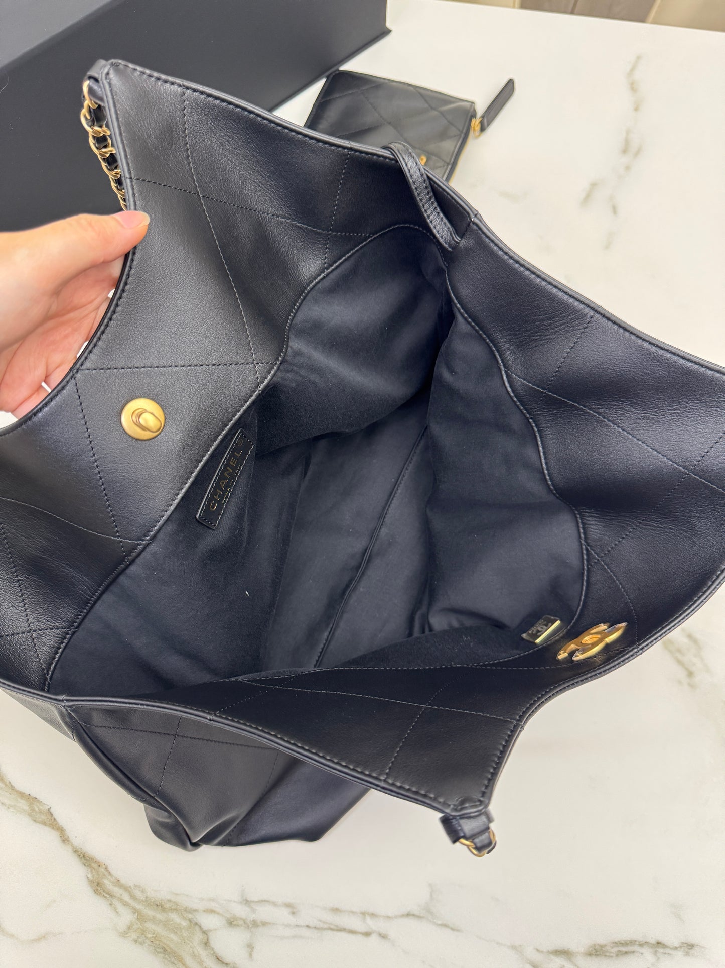 CHANEL 25S Shopping Bag Small