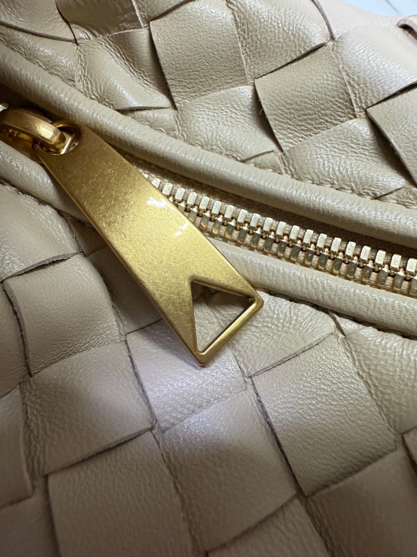 BV Mini Jodie 燕麥色 Porridge