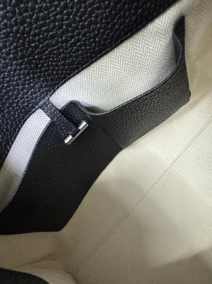 THE ROW Marguax 12 黑銀荔枝紋