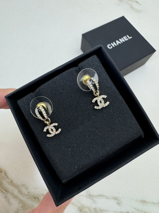 CHANEL 25B 黑色拼鑽迷你耳環