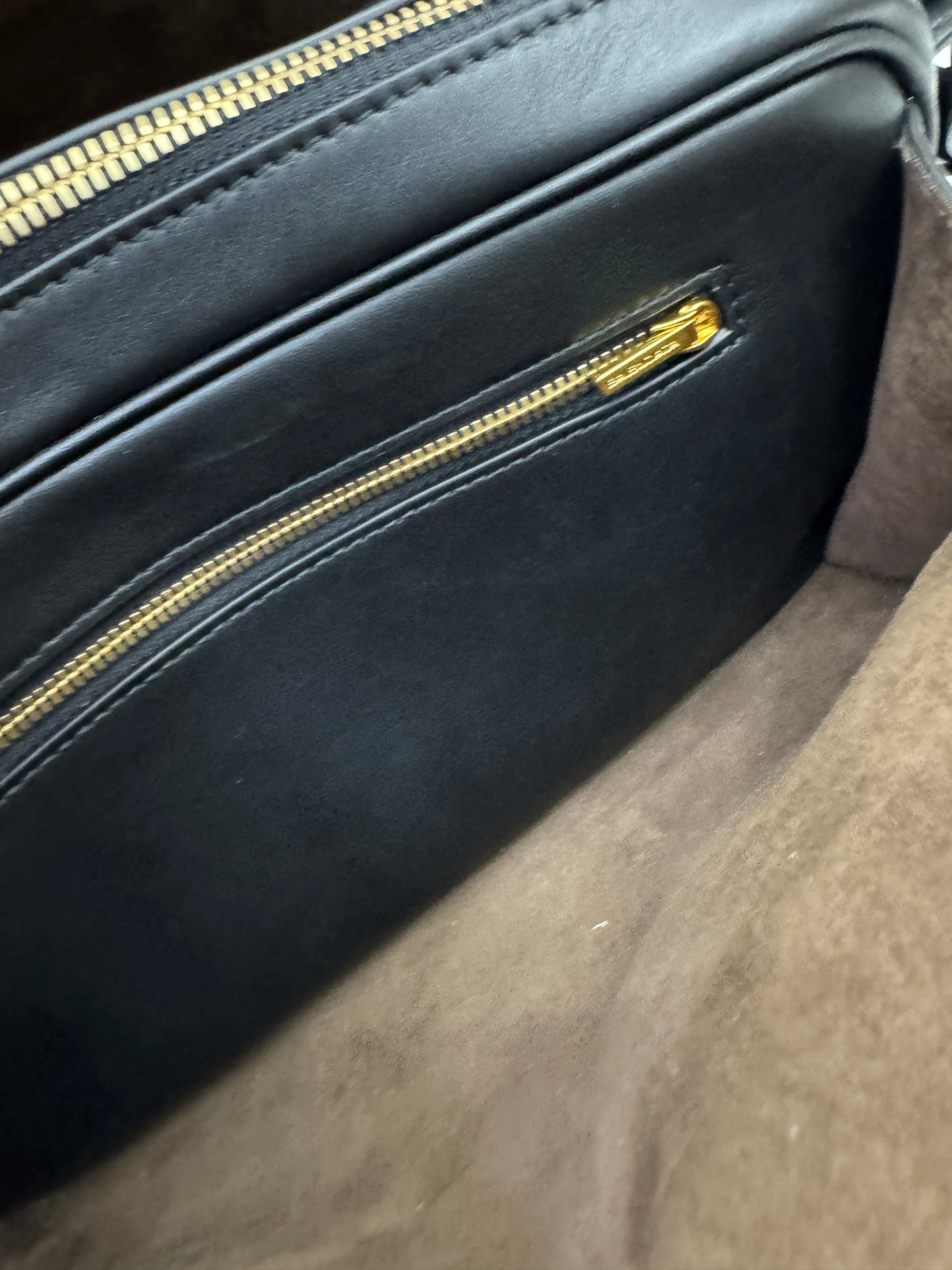 BALENCIAGA Le 7 Hobo