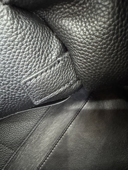 THE ROW Shoulder Marguax 12 黑色荔枝紋 Black Grained Calfskin