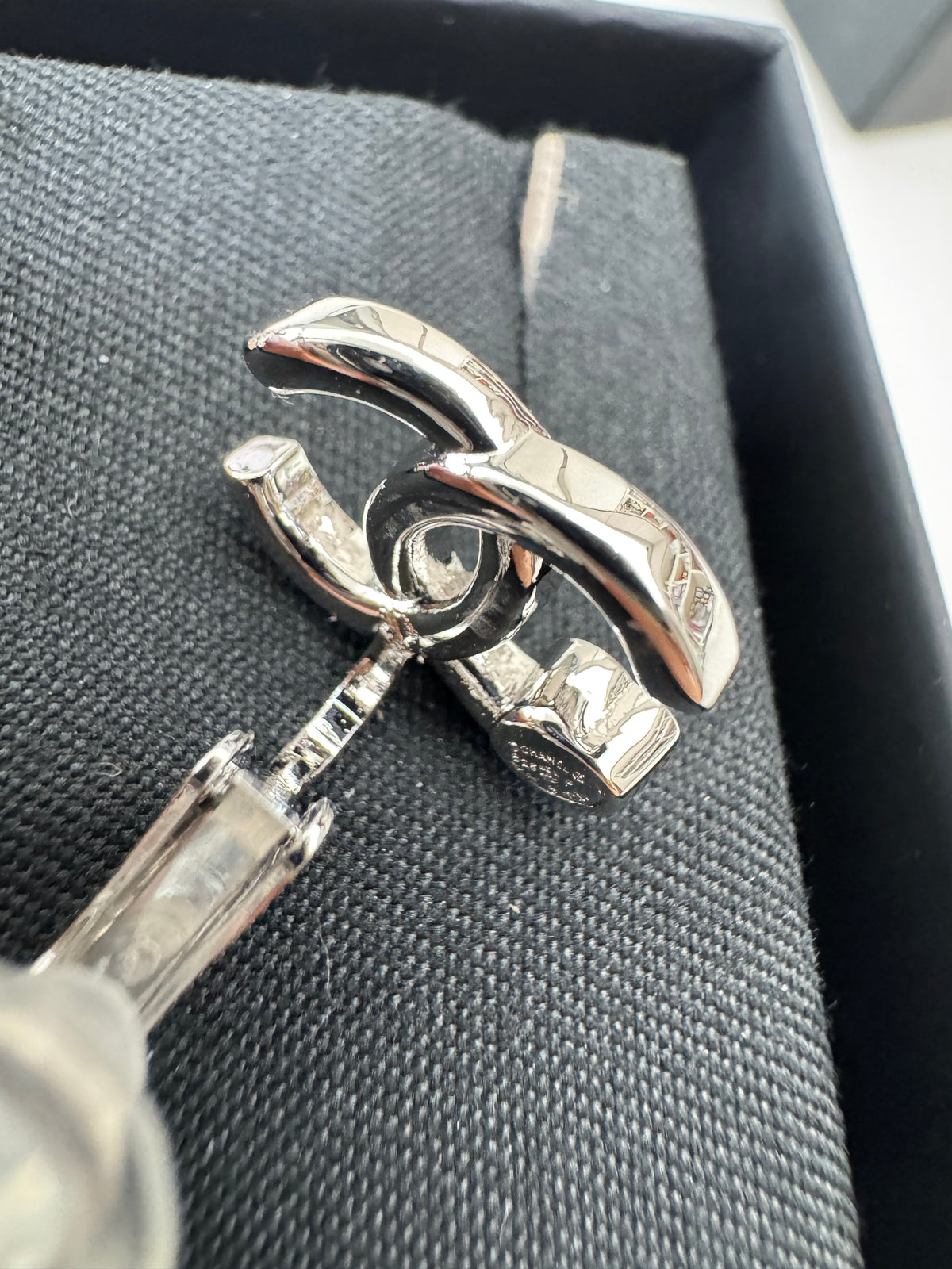 CHANEL 25P 粉色小愛心耳夾