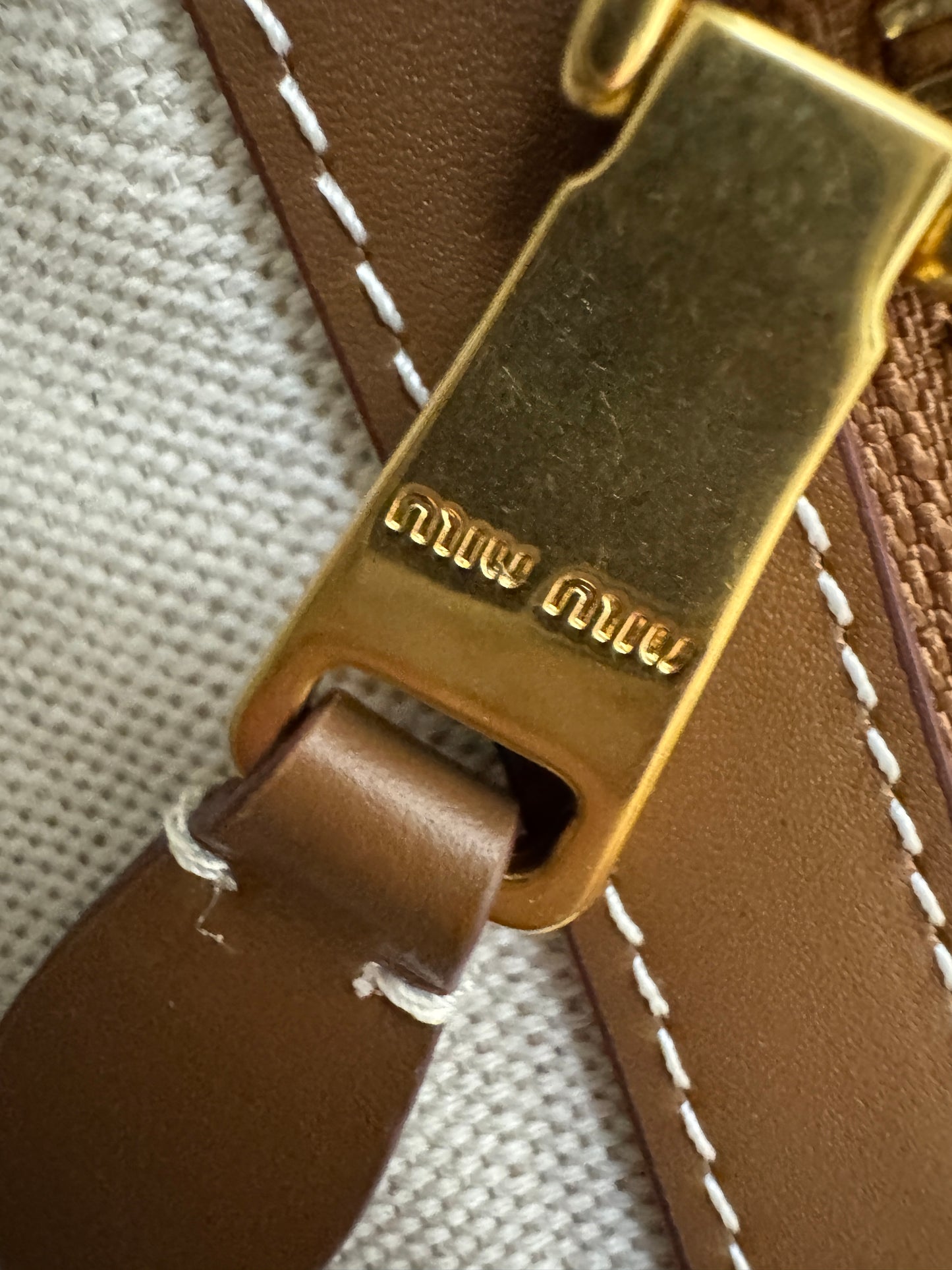 MIU MIU Ivy Tote 帆布 Regular Size