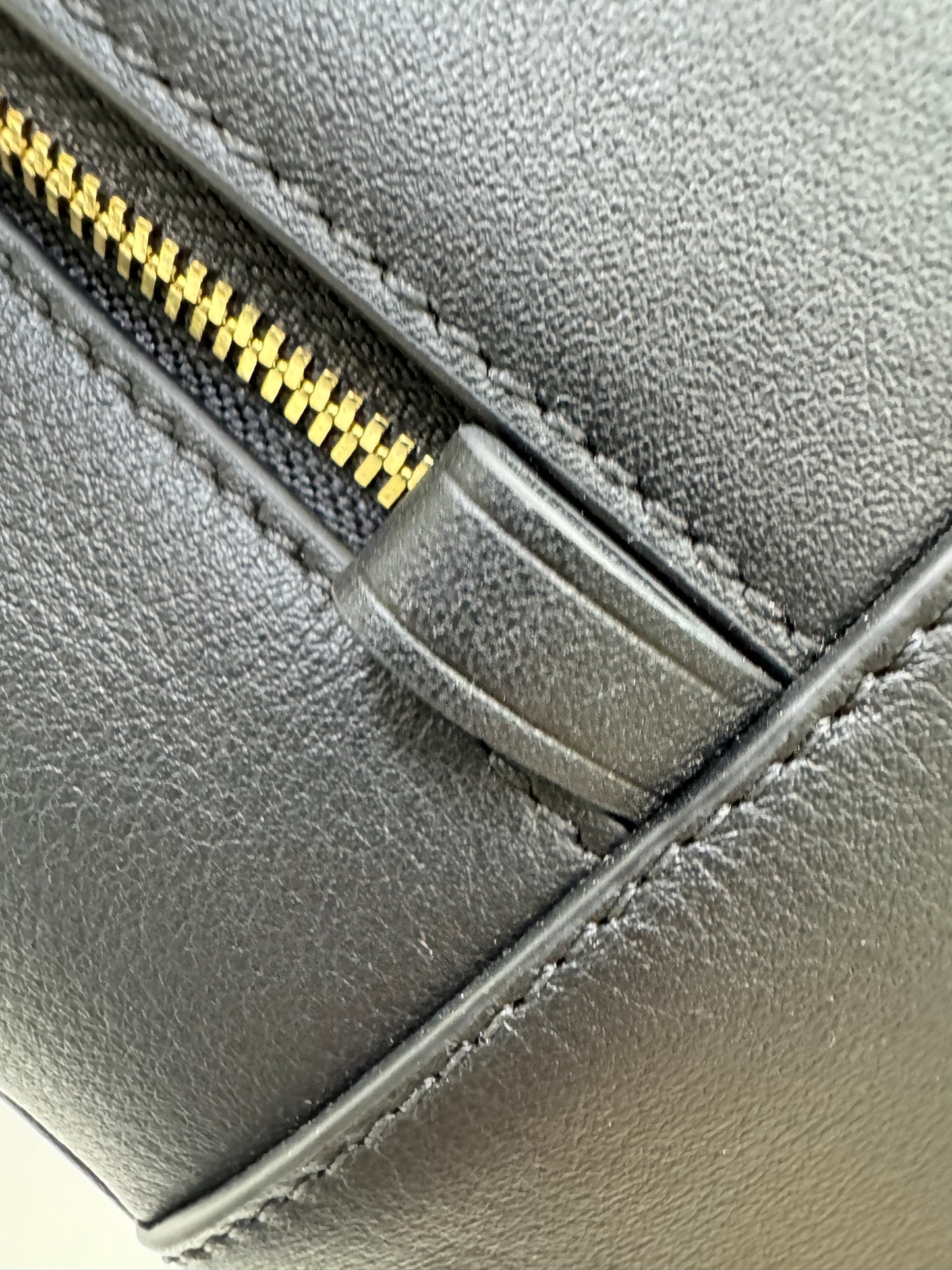 LOEWE Amazona 28 黑色