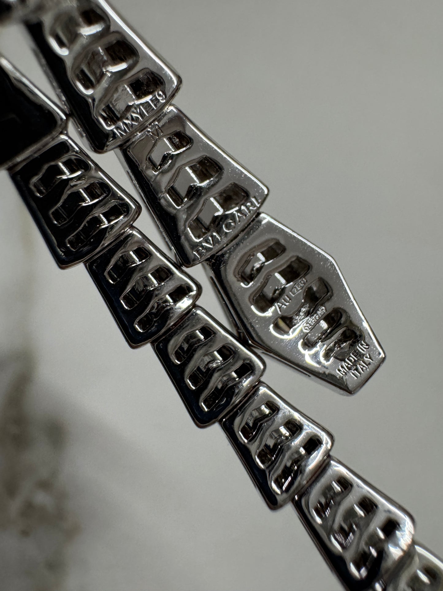 BVLGARI Serpenti 滿鑽手鐲 白金色