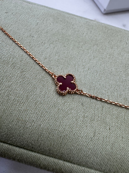 VCA Sweet Alhambra Bracelet 紅玉髓