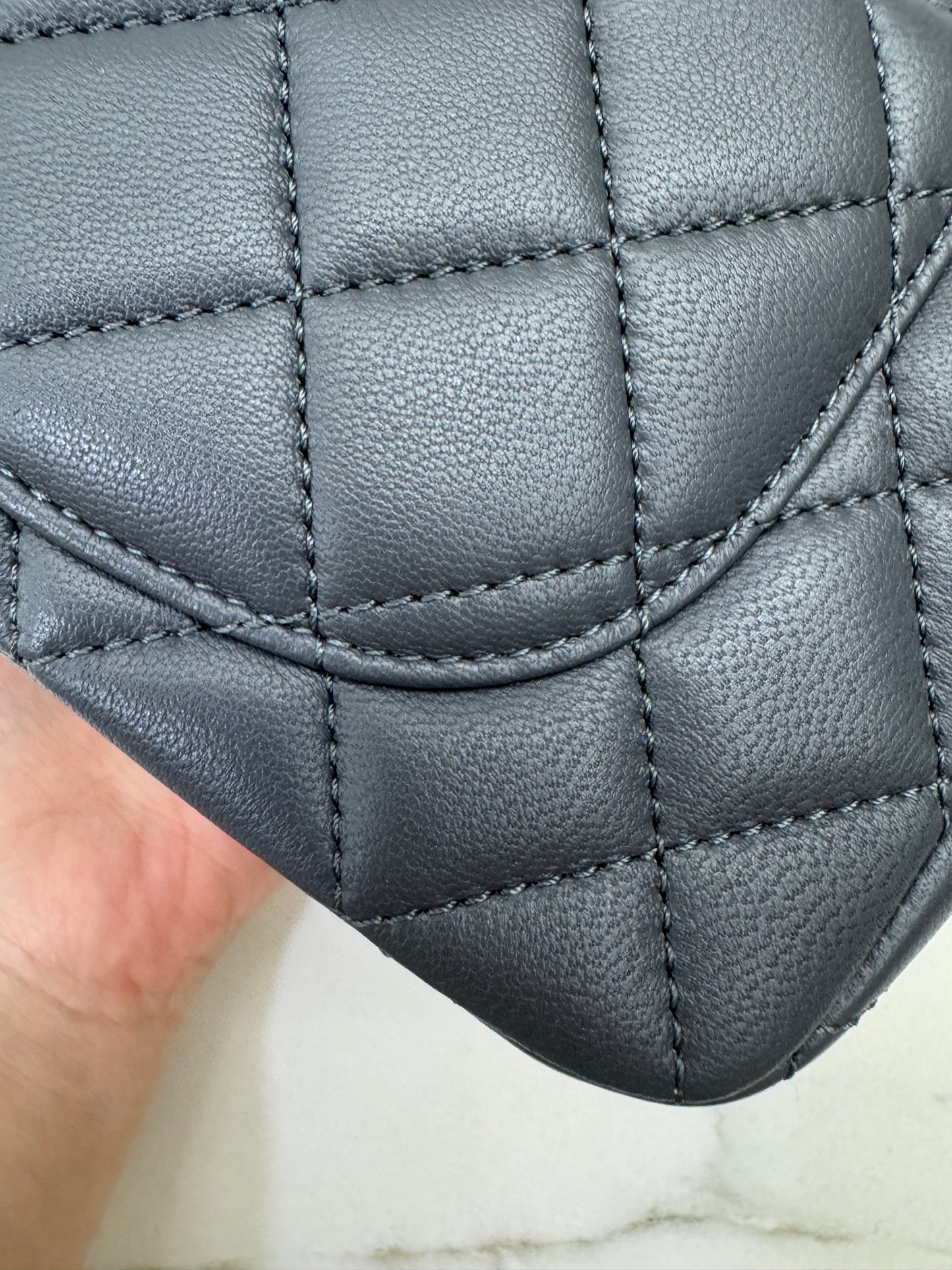 CHANEL 金球 Mini CF20 石墨灰 深灰羊皮