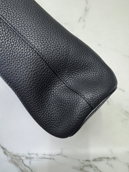 THE ROW Bindle Three Black