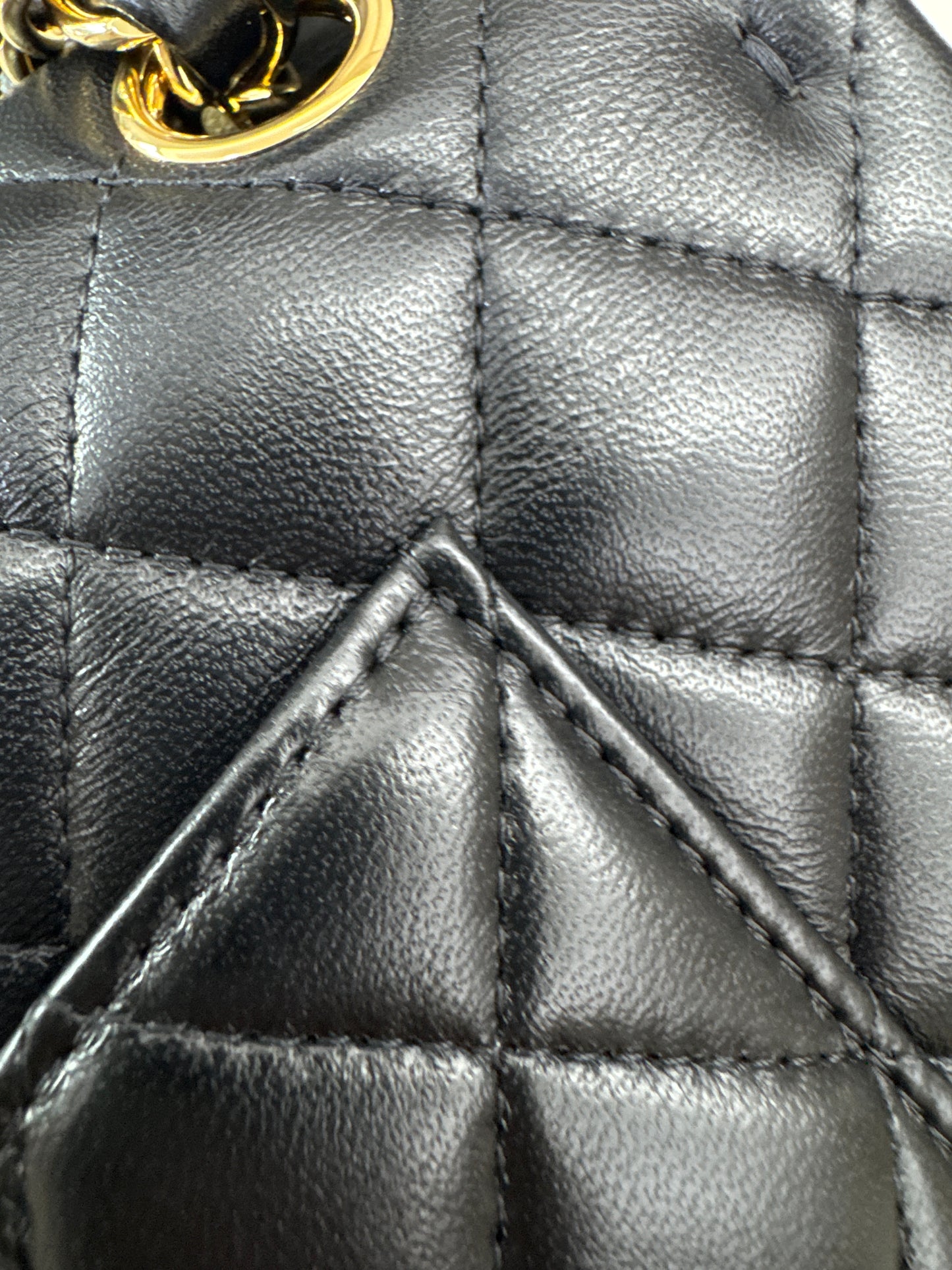 CHANEL CF25 Medium 黑金羊