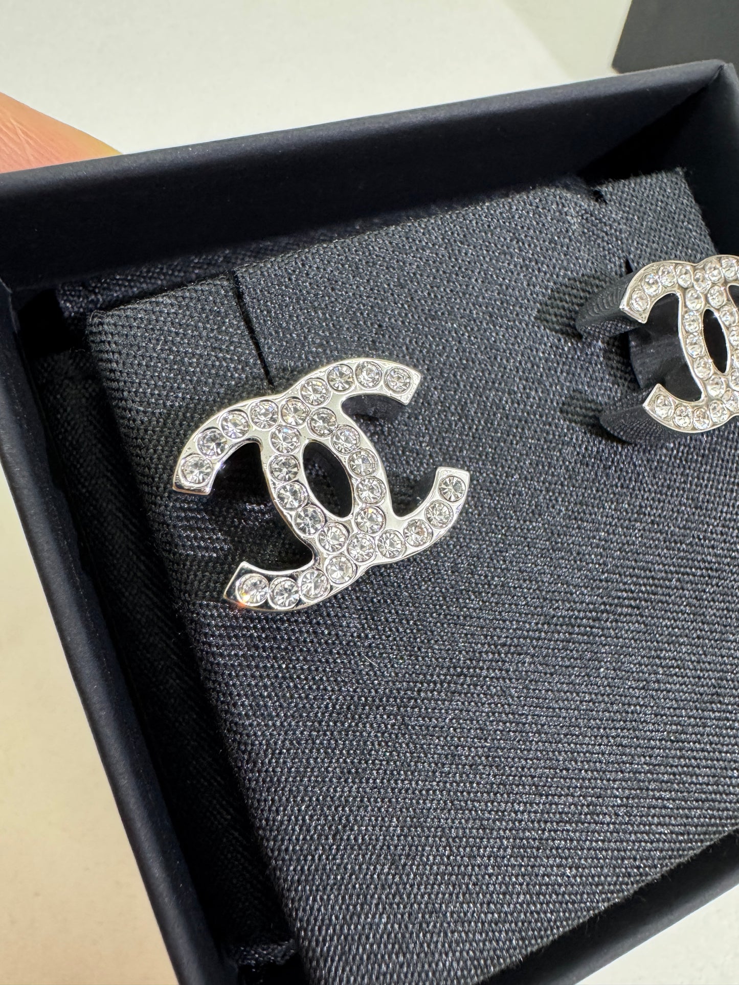 CHANEL 25C 銀色水鑽耳環