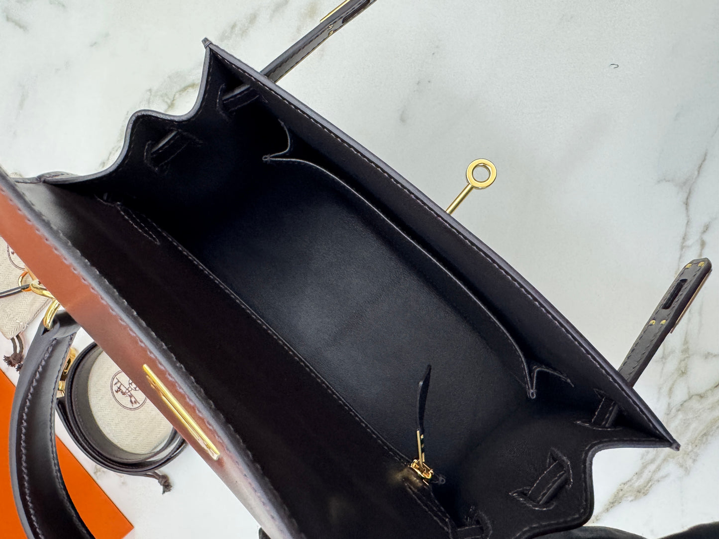 HERMES Kelly 25 烏木色Box皮金扣 外縫 Ebene Box Leather Seilier GHW