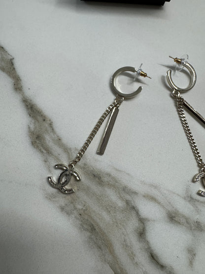 CHANEL 21P 淺金色流蘇耳環