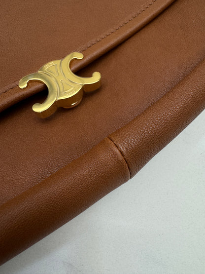 CELINE Soft Triomphe Half Moon 焦糖棕