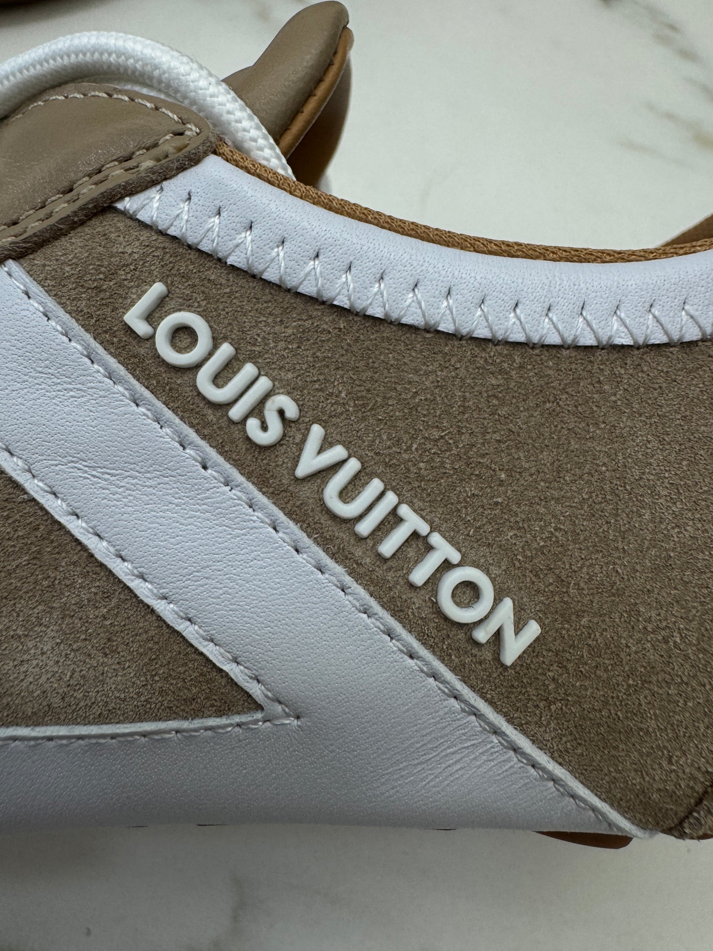 LV Sneakerina 卡其色