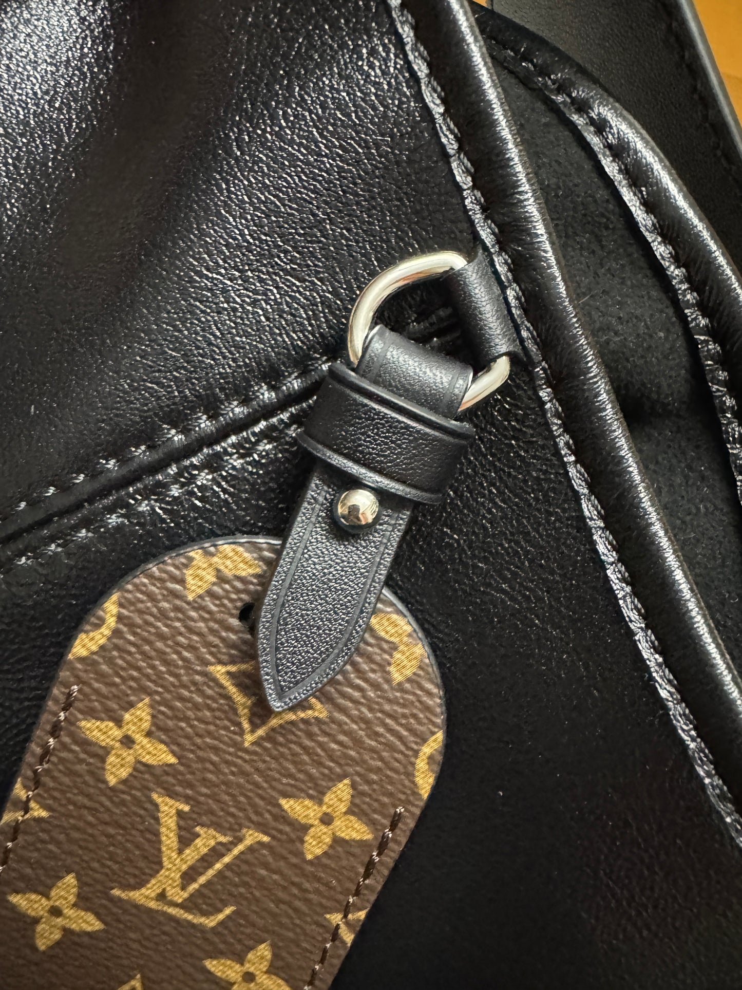 LV Carryall 大號 黑色羊皮