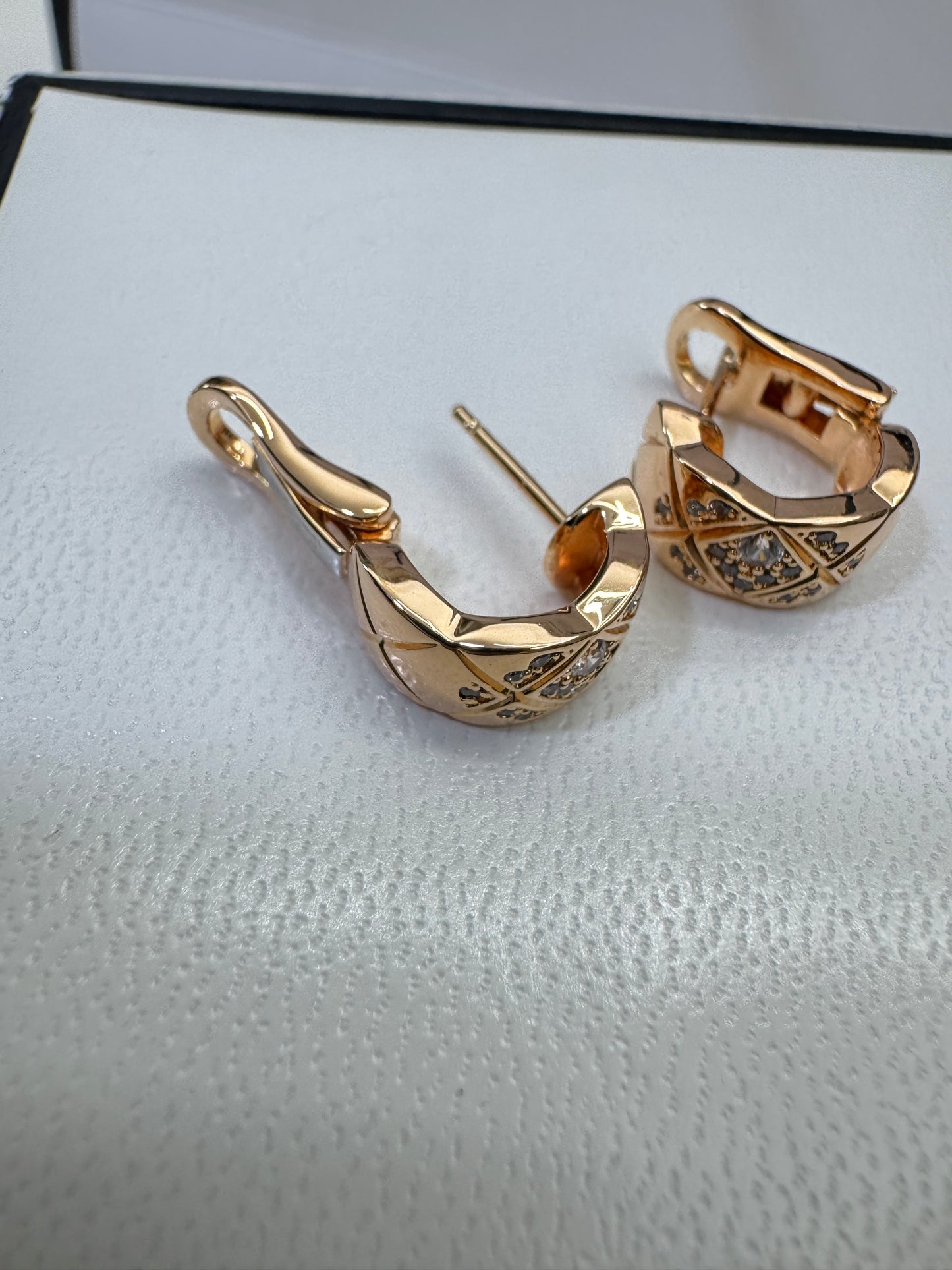 CHANEL Coco Crush 碎鑽耳環 玫瑰金