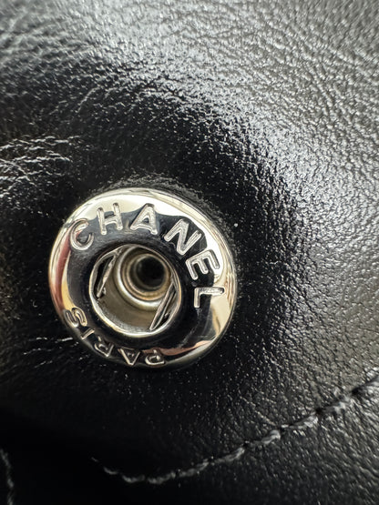 CHANEL 22Bag 黑銀 Medium
