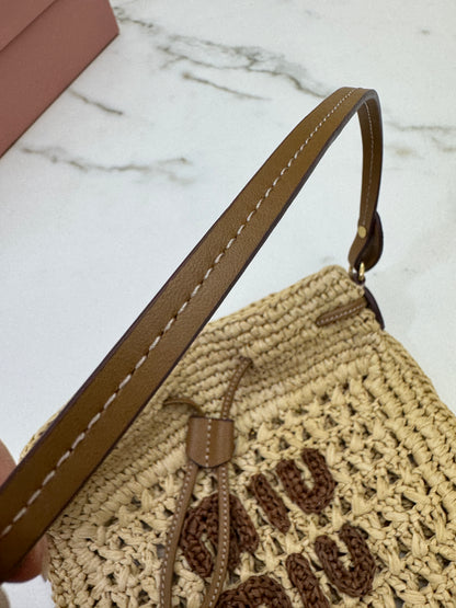 MIU MIU 拉菲草草編包