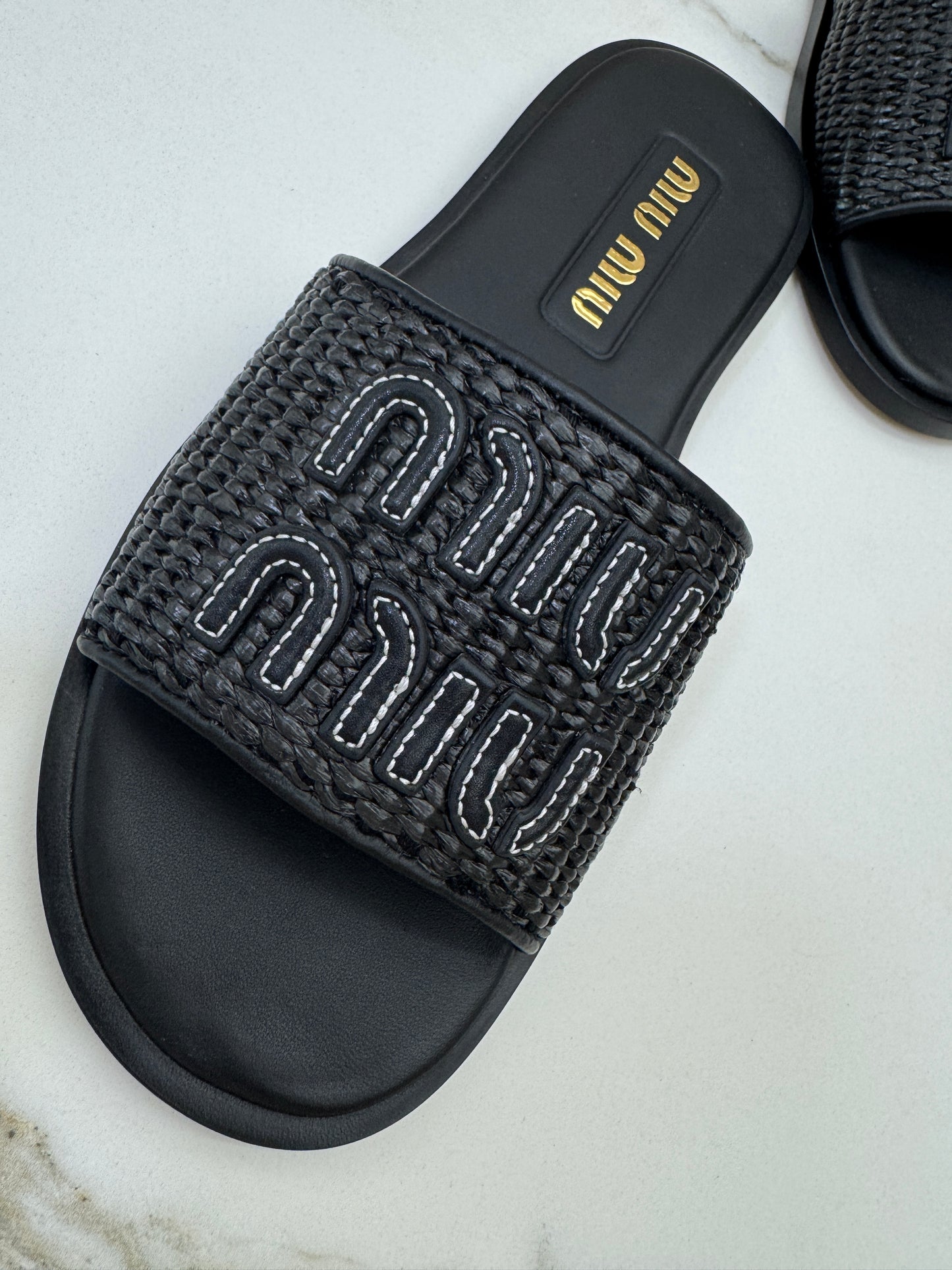 MIU MIU 草編拖鞋 黑色