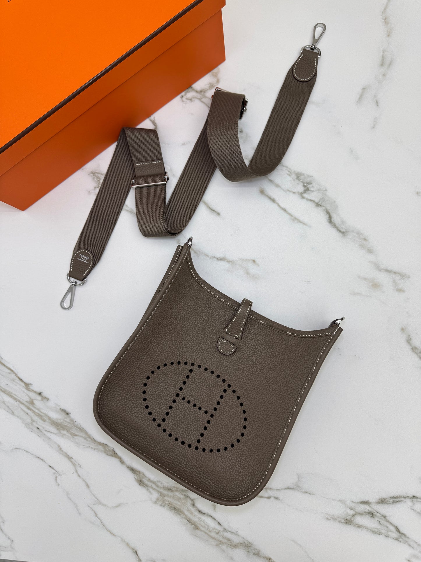 HERMES Evelyne 23 大象灰銀扣 Etoupe TC PHW