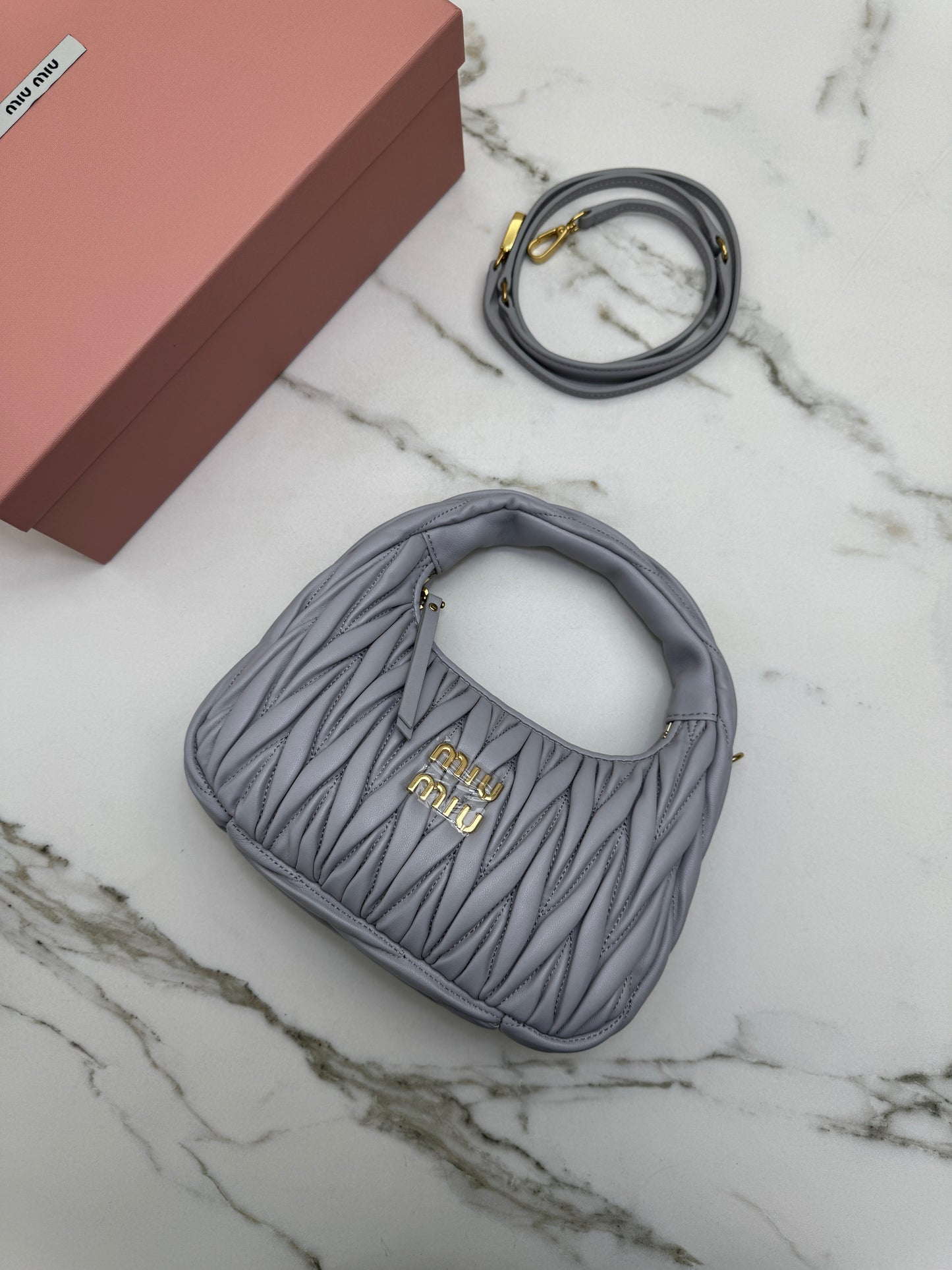 MIU MIU Wander Small 霧霾藍