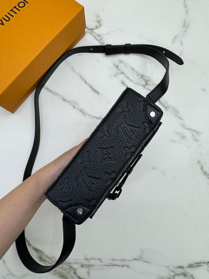 LV Steamer Wearable Wallet - Monogram Taurillon Leather