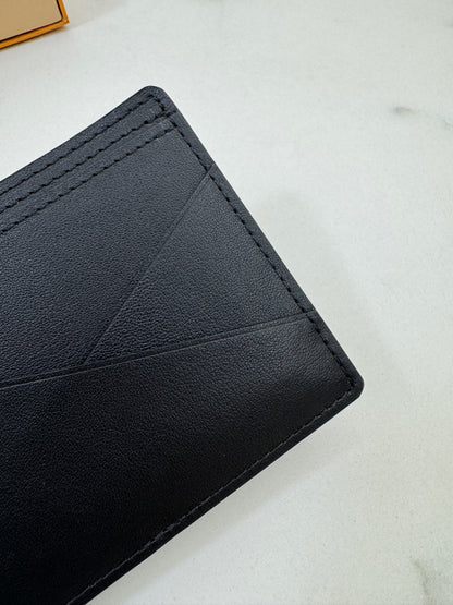 LV Multiple Wallet 黑色皮壓花