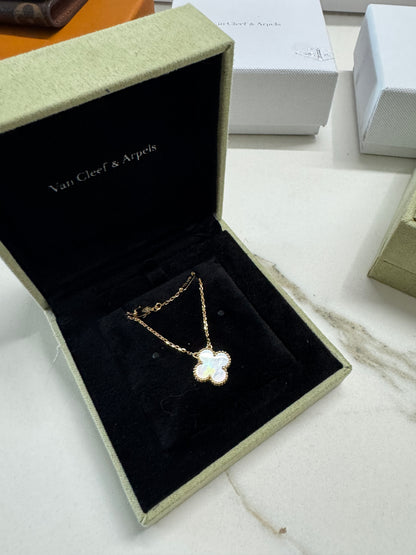 VCA Vintage Alhambra 白貝母金色項鏈