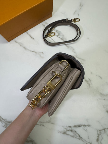 LV Pochette Metis 大象灰