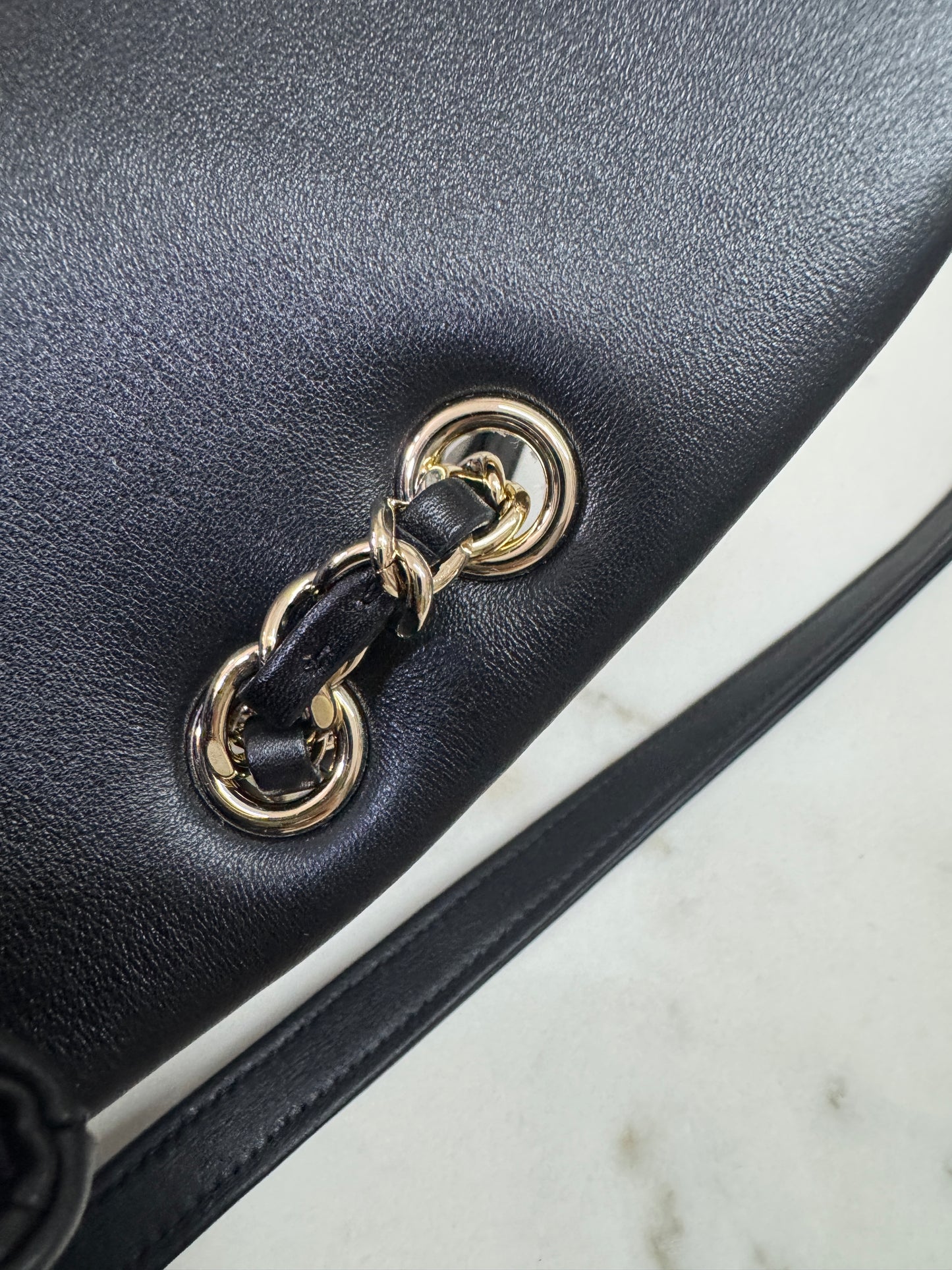 CHANEL Duma 胎牛皮 黑色 Small