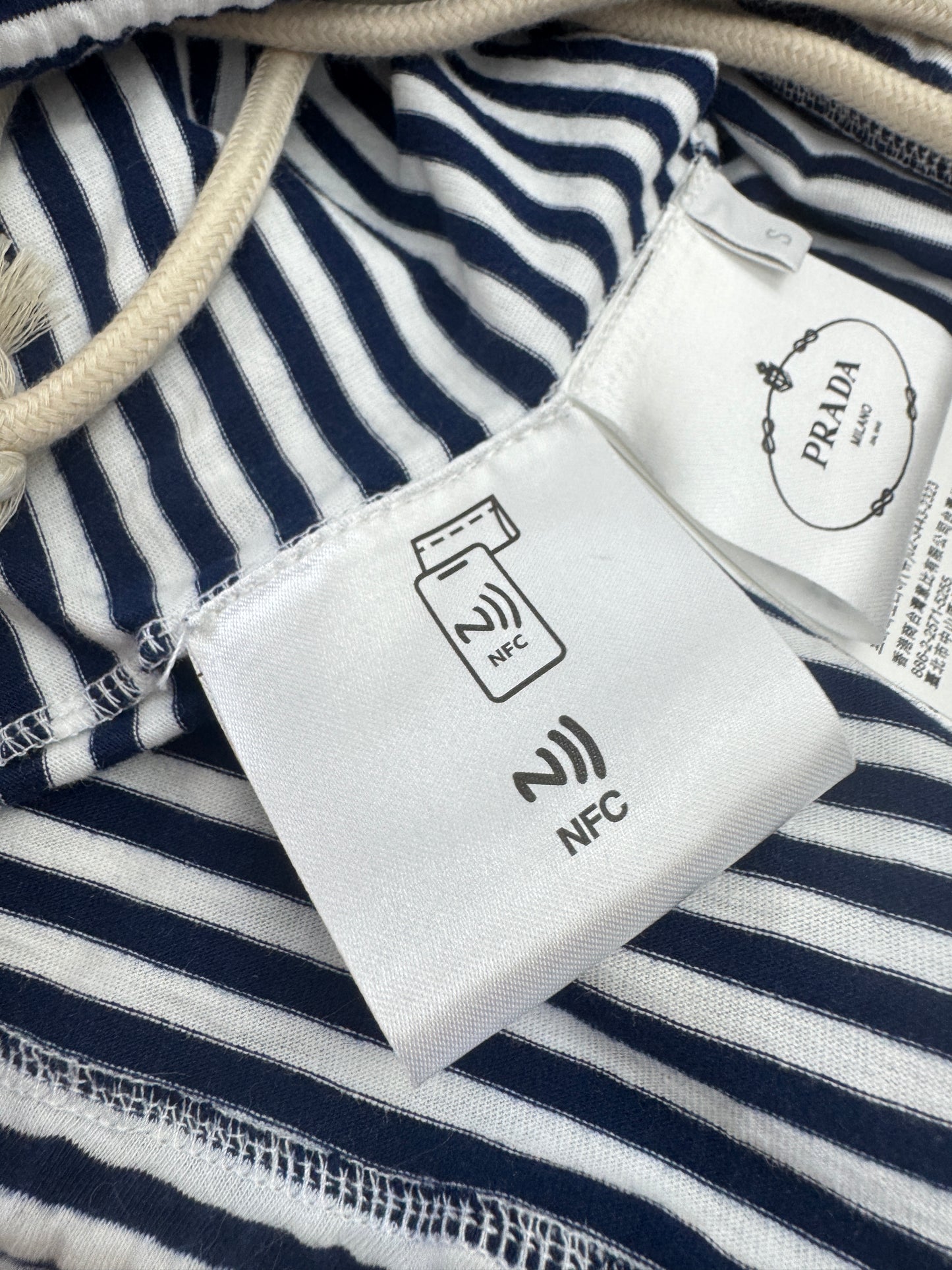 PRADA 條紋抽繩短款上衣 Cropped Top