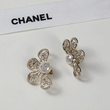 CHANEL 耳夾款