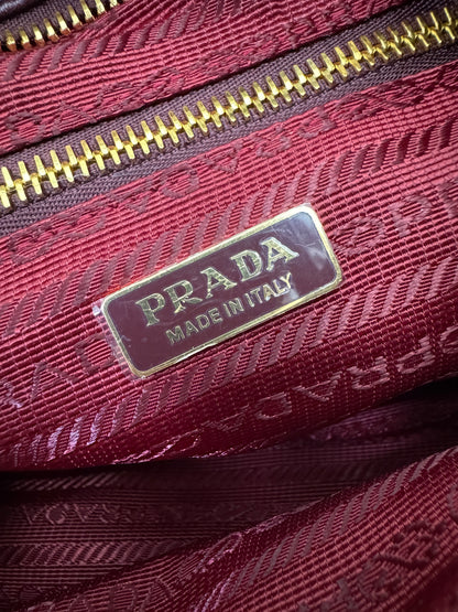 PRADA Bonnie Medium 酒紅油臘皮