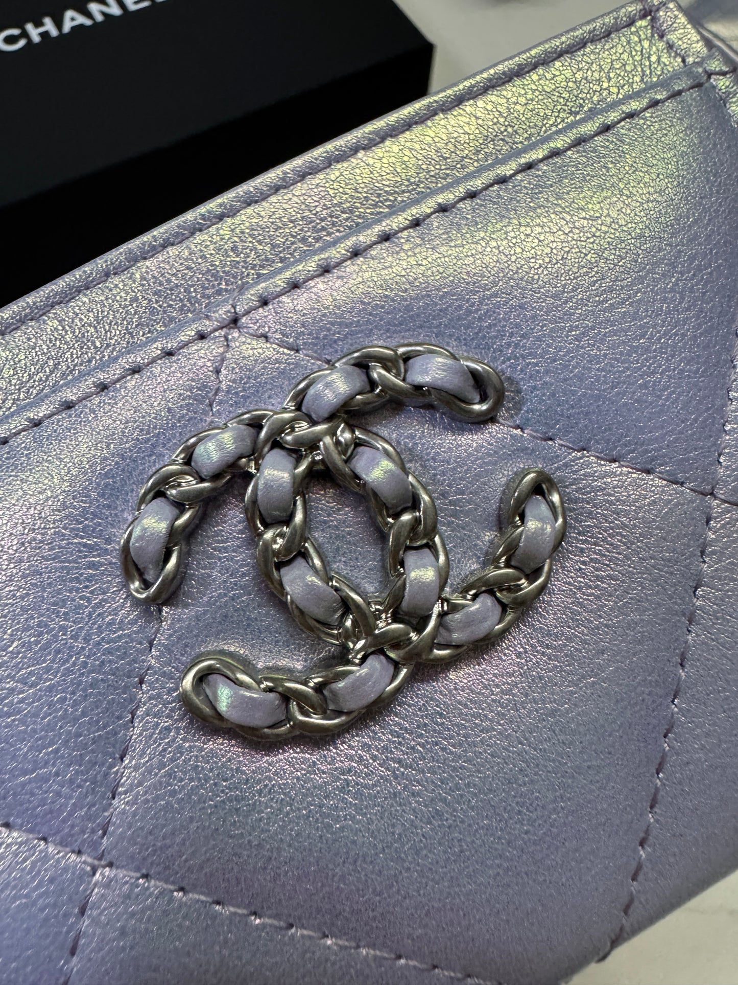 CHANEL 19卡包 22P人魚姬幻彩紫