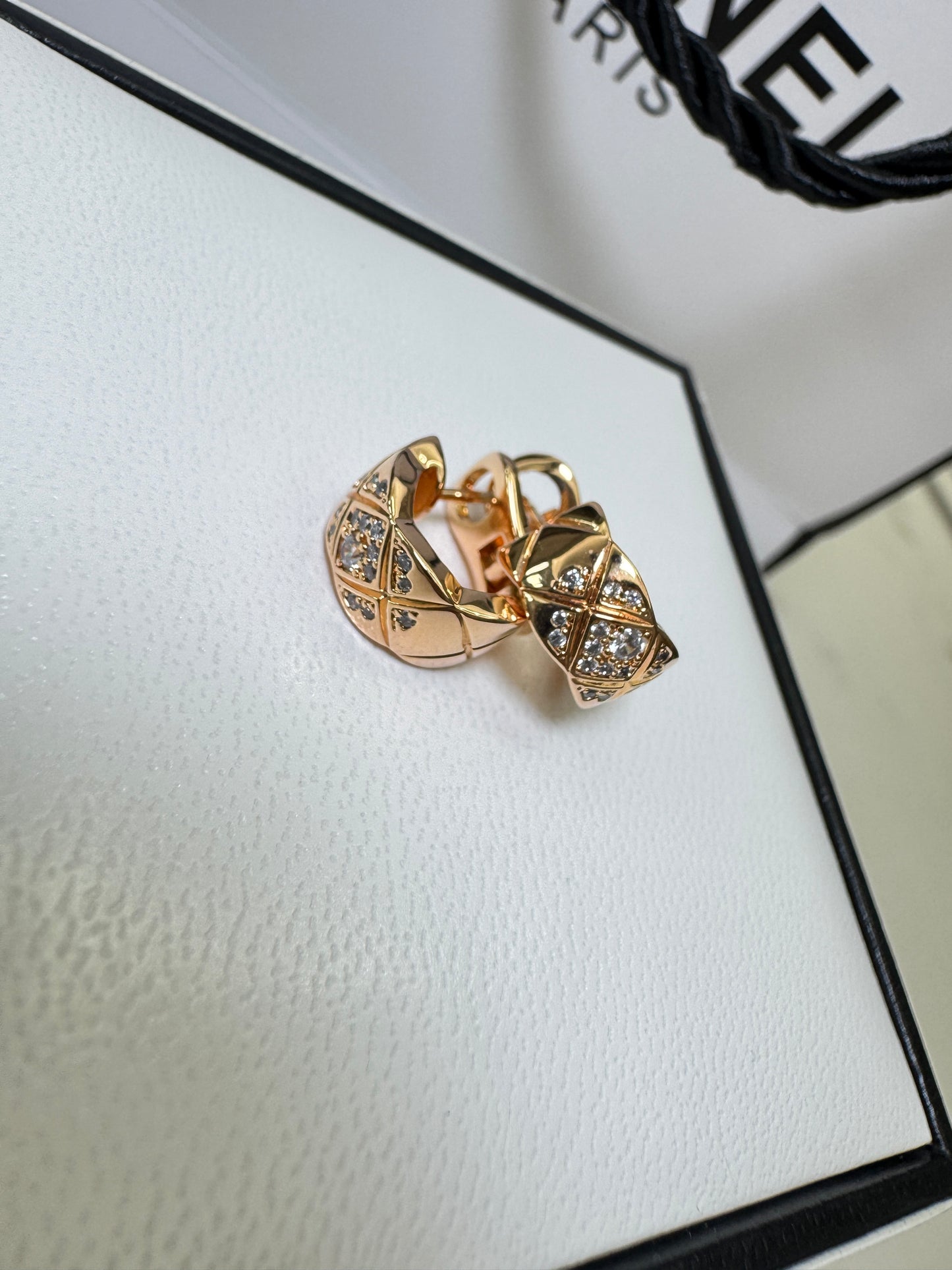 CHANEL Coco Crush 碎鑽耳環 玫瑰金