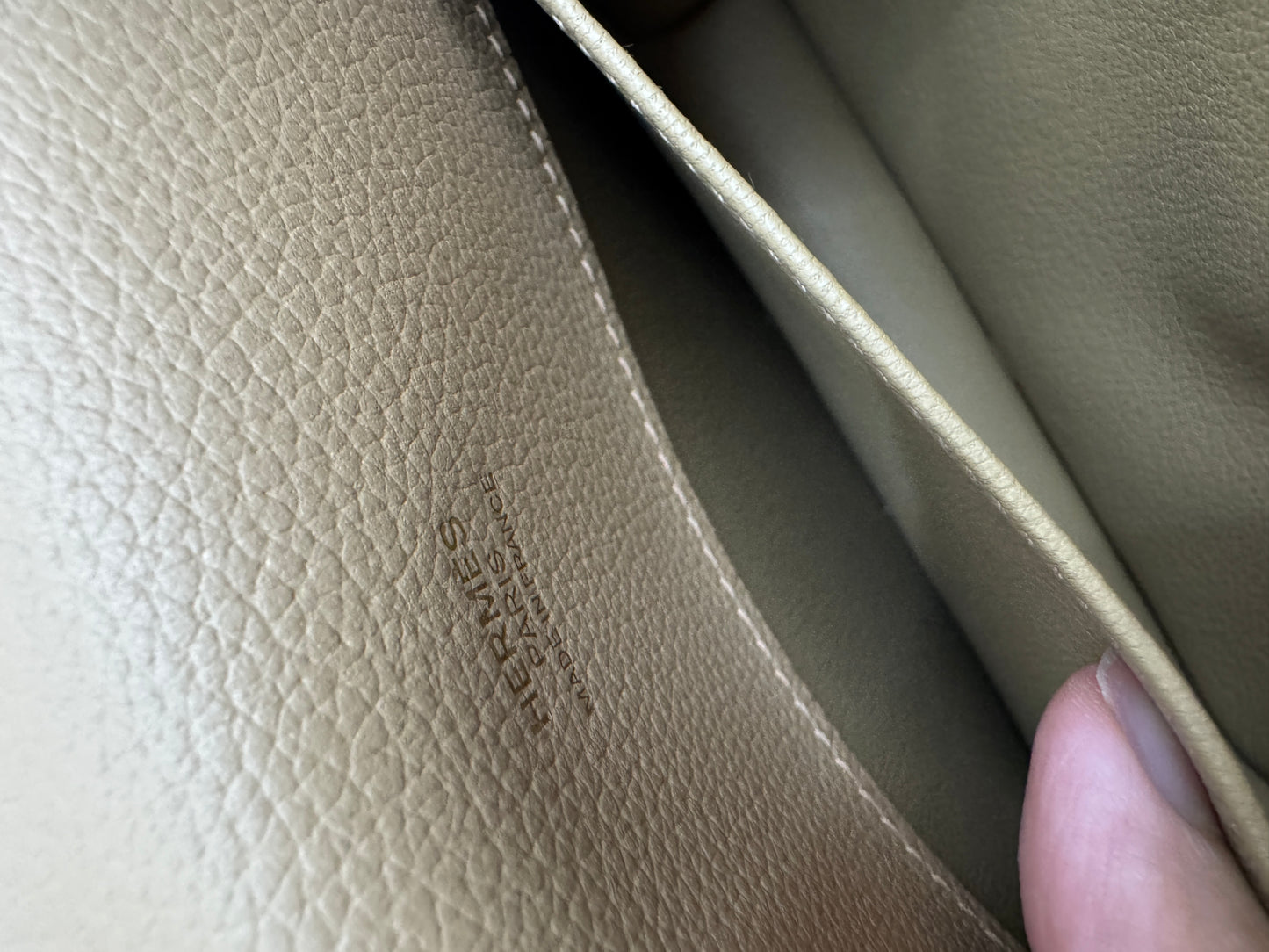 HERMES Roulis 19 奶茶色淺金扣 Chai Evercolor PBHW