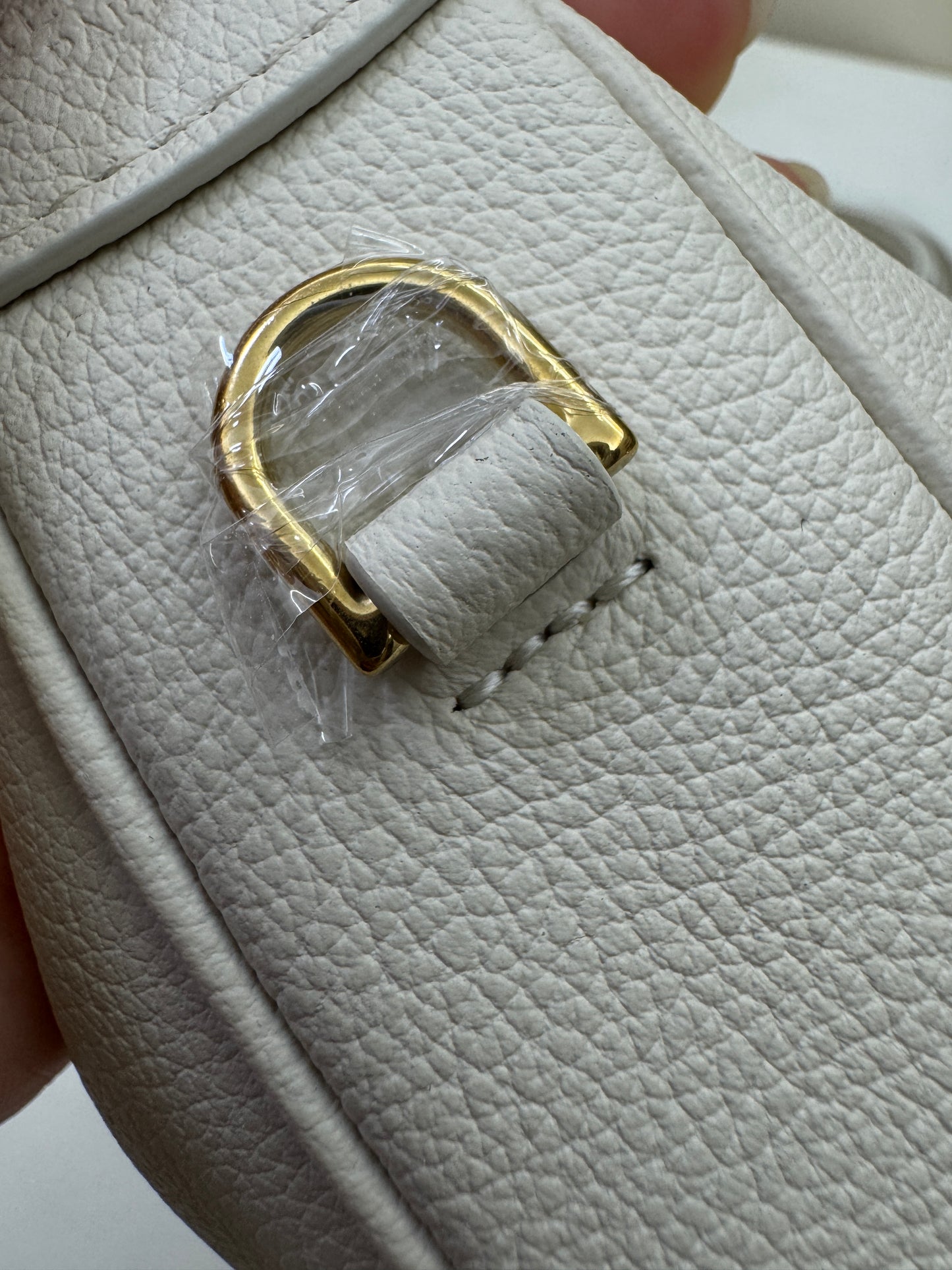 CELINE Teen Lulu 白色