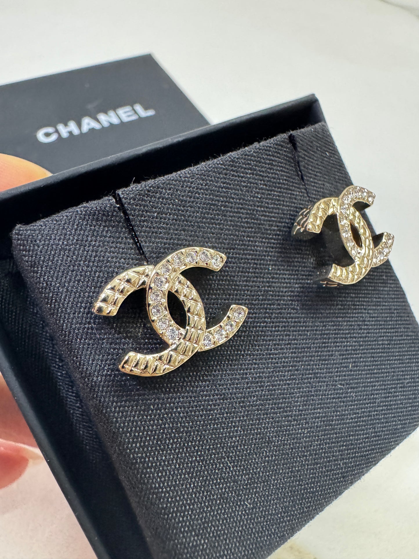 CHANEL 22K 菱格拼水鑽耳環