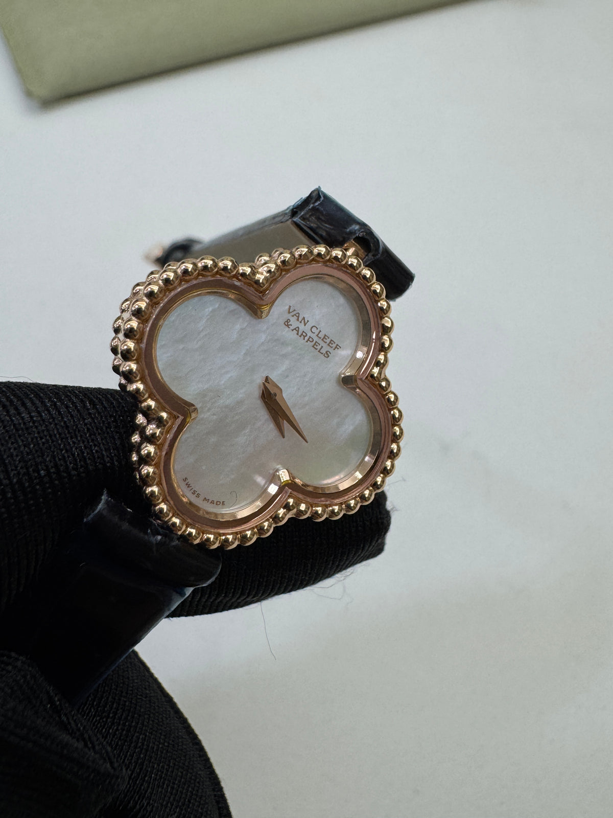 VCA Alhambra 手錶 玫瑰金白貝母