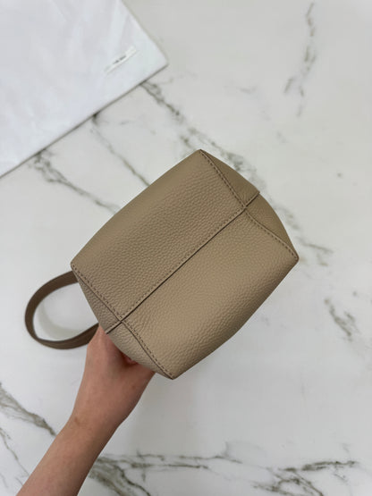 THE ROW N/S Park Tote 奶茶色 Small