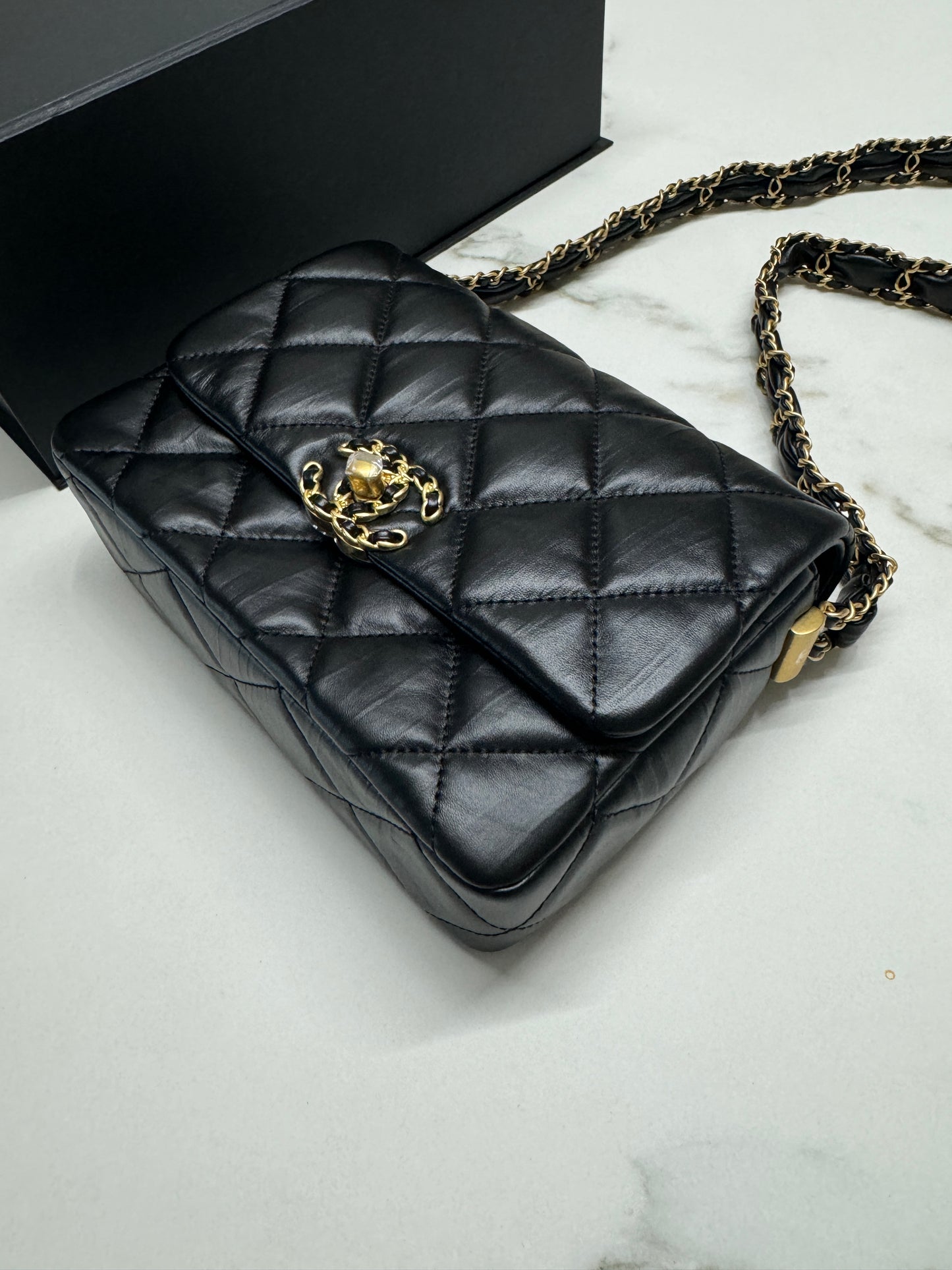 CHANEL 19系列 豆腐包 皺摺牛皮 黑色