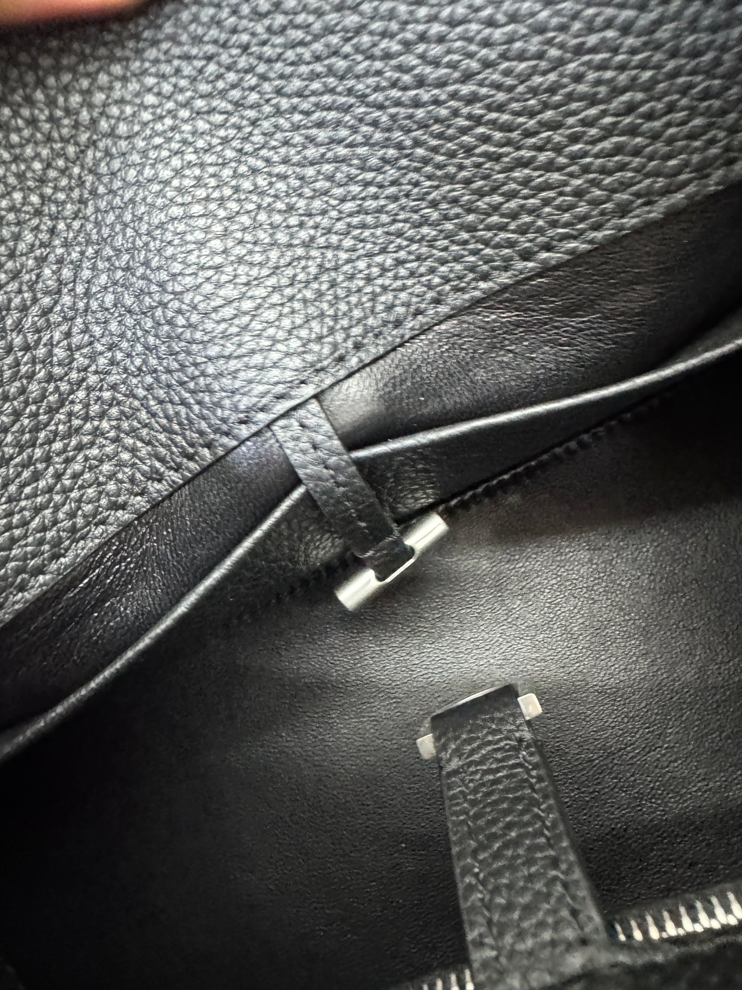 THE ROW Shoulder Marguax 12 黑色荔枝紋 Black Grained Calfskin
