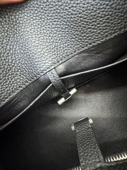 THE ROW Shoulder Marguax 12 黑色荔枝紋 Black Grained Calfskin