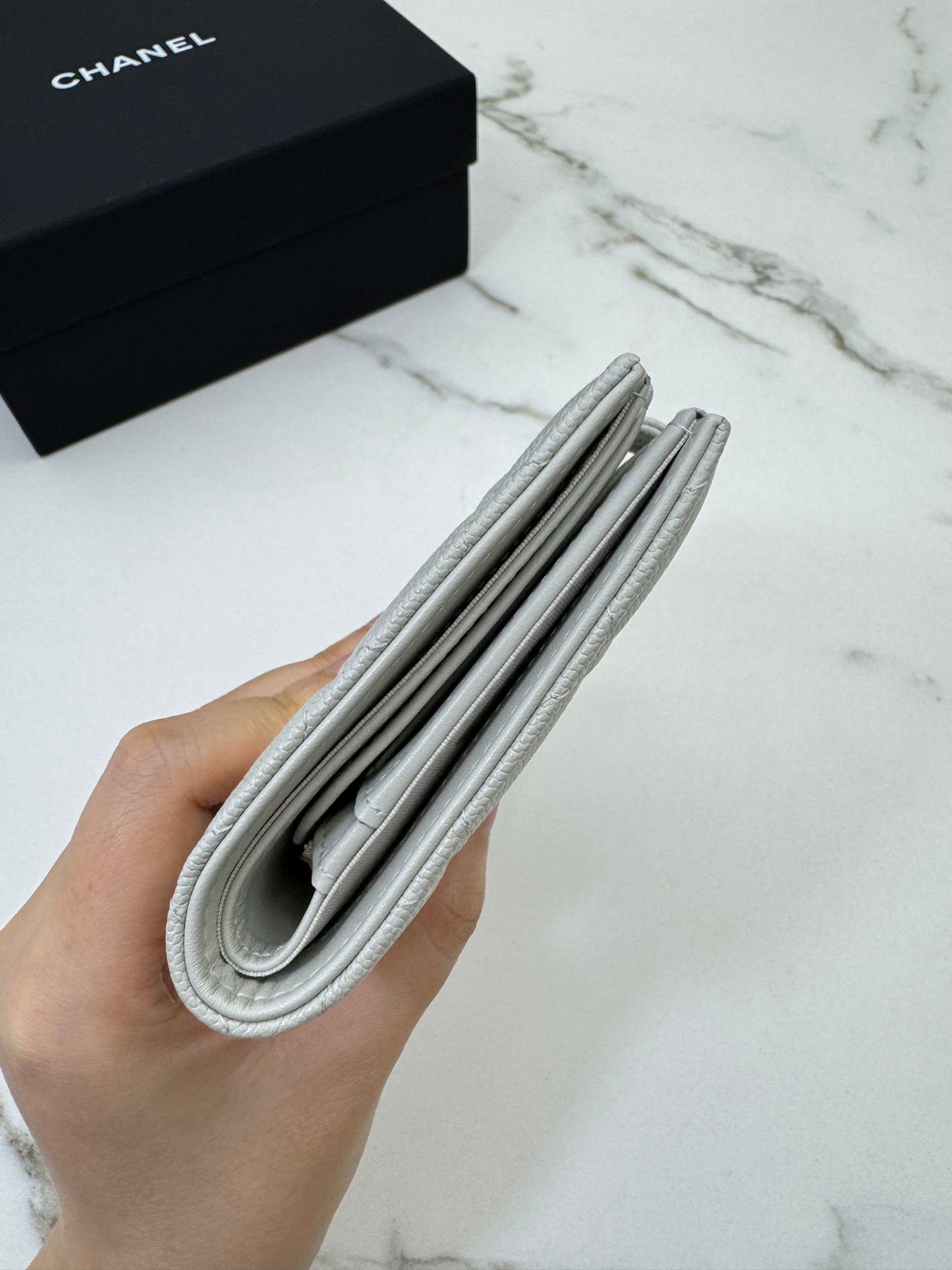 CHANEL Passport Holder 淺灰