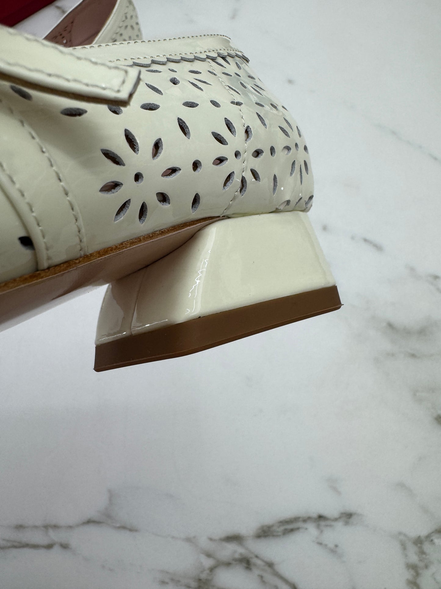 RV 小雛菊鏤空 Mary Jane