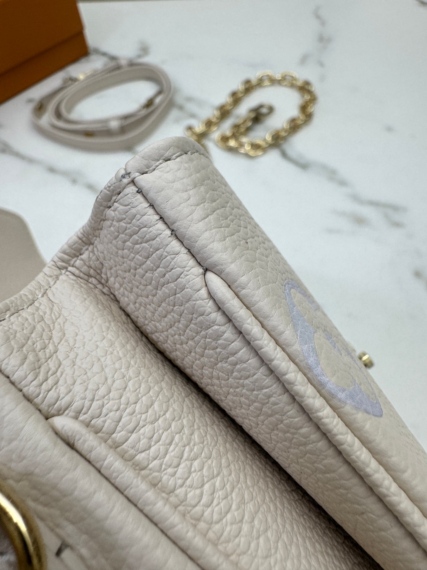 LV Pochette Metis East-West 漸變紫