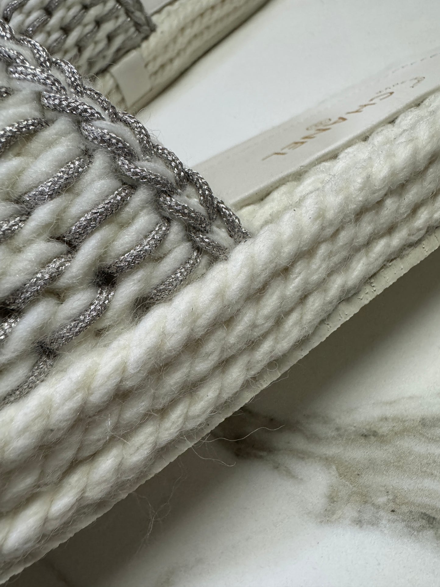 CHANEL 白銀色 厚底拖鞋