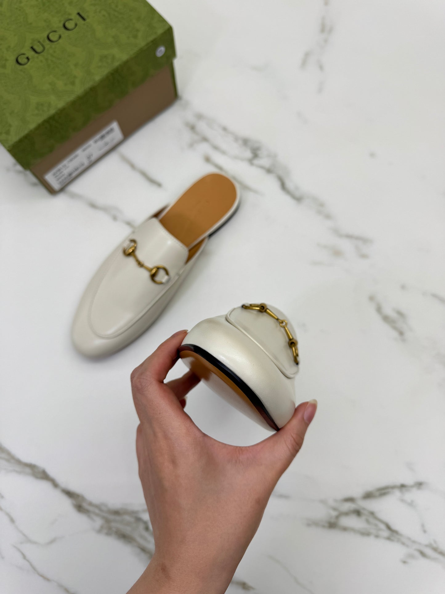 GUCCI 奶白色半拖
