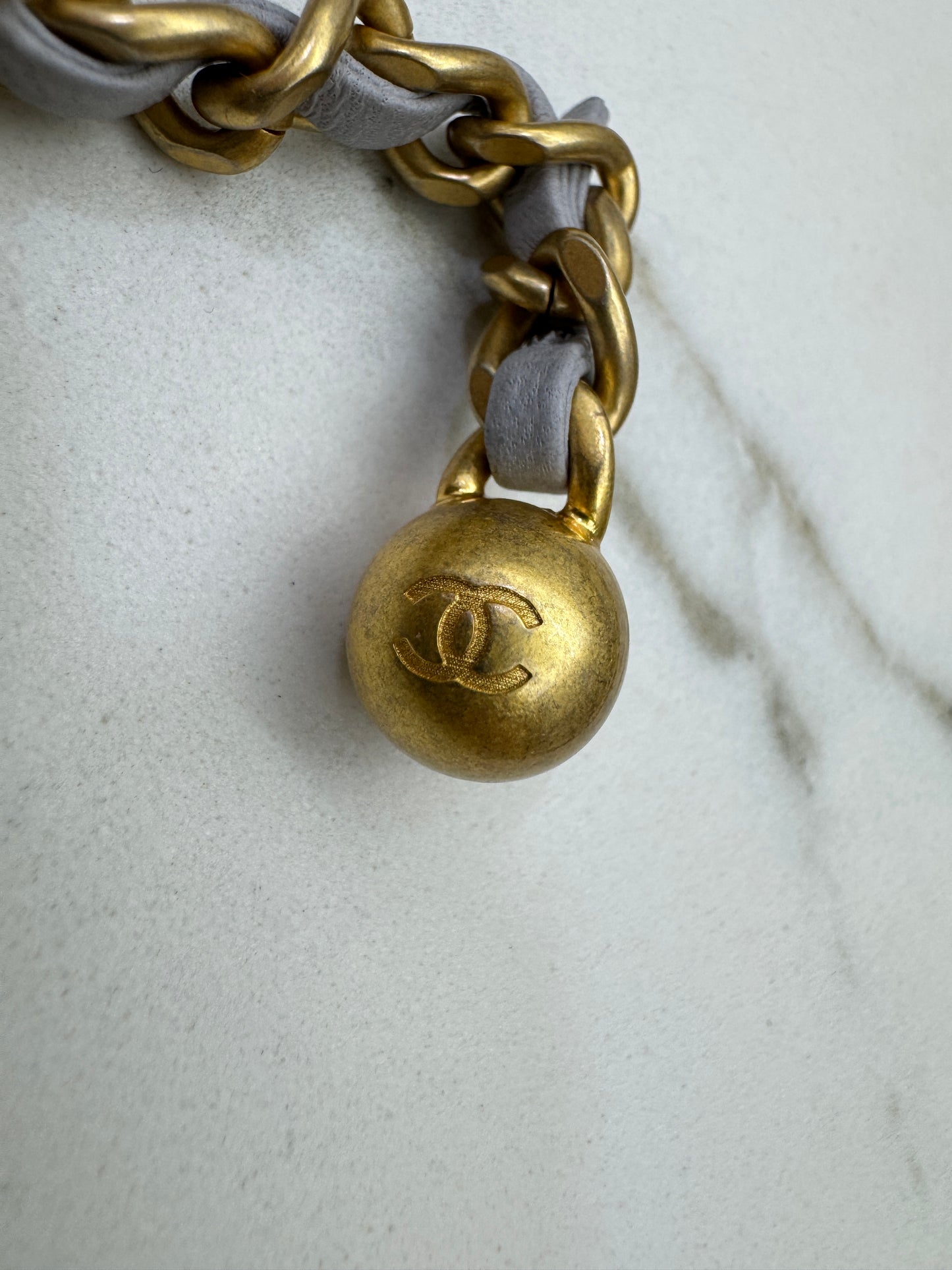 CHANEL Mini CF20 金球 淺灰色